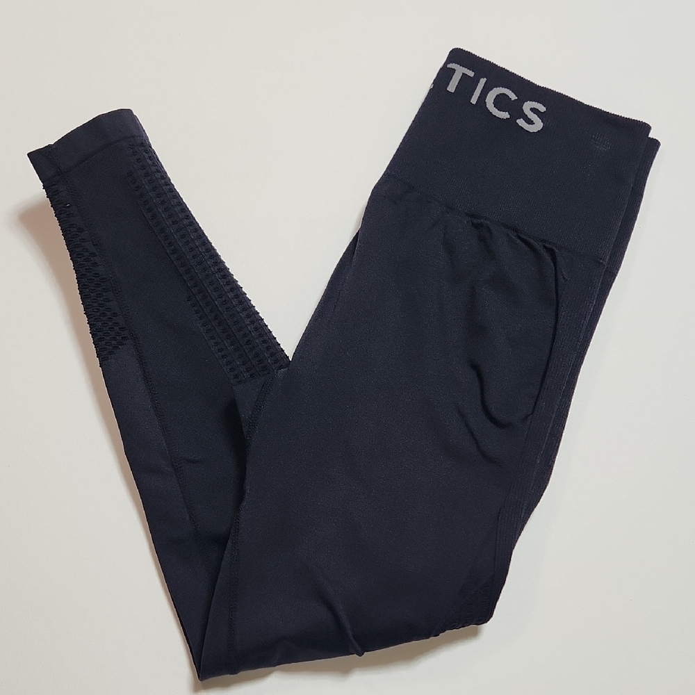 Fabletics Navy Seamless Mesh Detail Leggings | Women’s XS (12” Waist, 22” Inseam - Picture 1 of 7